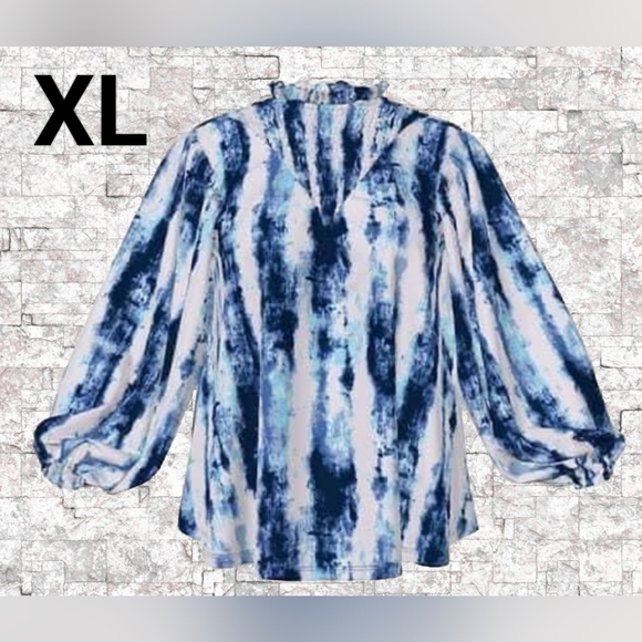 Blue 💙 White 🤍 tye dyed top - Picture 2 of 2